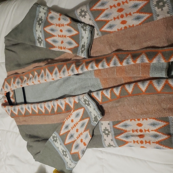 1 2x left😊 New boutique Aztec open front Cardigan - Picture 9 of 15